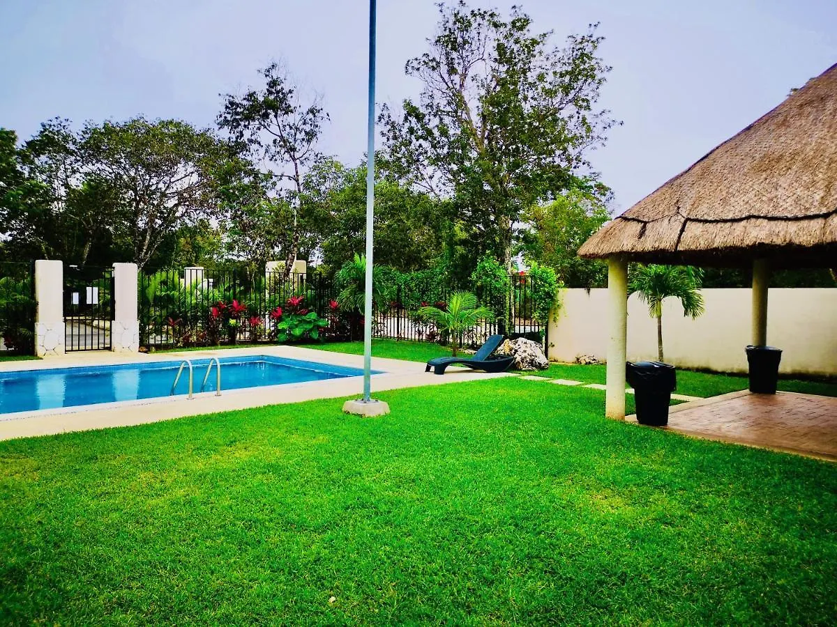 Cozy 2-Bedroom Apartment With Amenities Playa del Carmen Mexiko